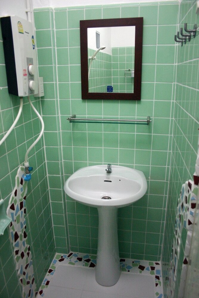Hostal Born Free Hostel