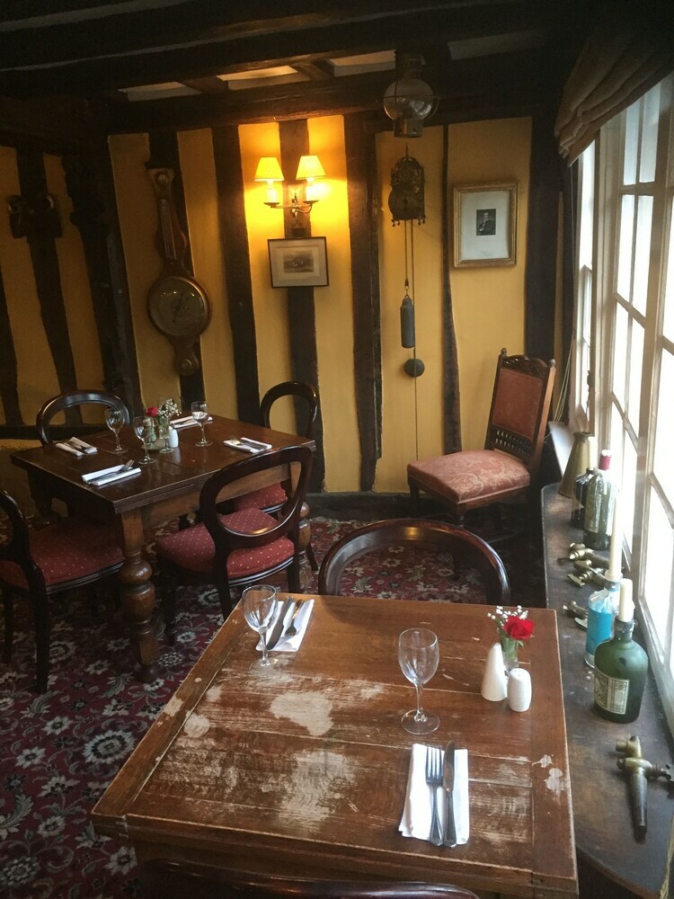 Posada Chelsworth Peacock Inn