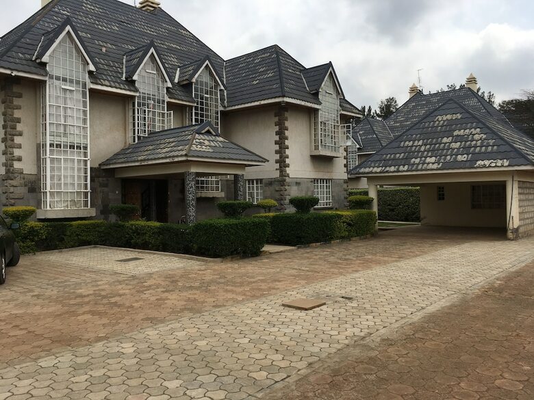 Hotel Karen Ndege House Inn