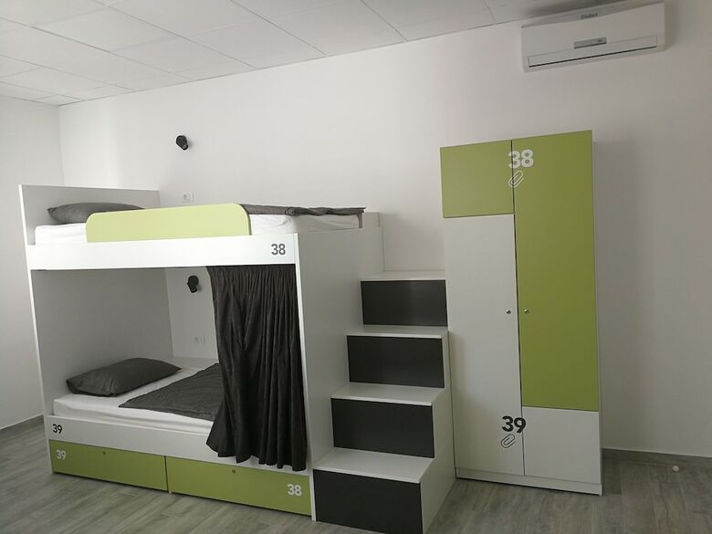 Hostal 3 F Hostel
