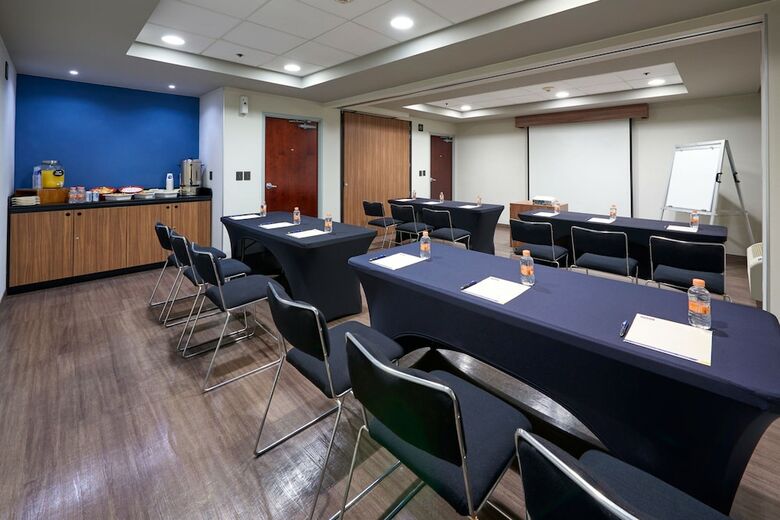 Hotel City Express Saltillo Norte