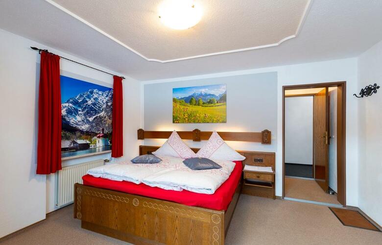 Hostal Hotel - Pension Alpenstern