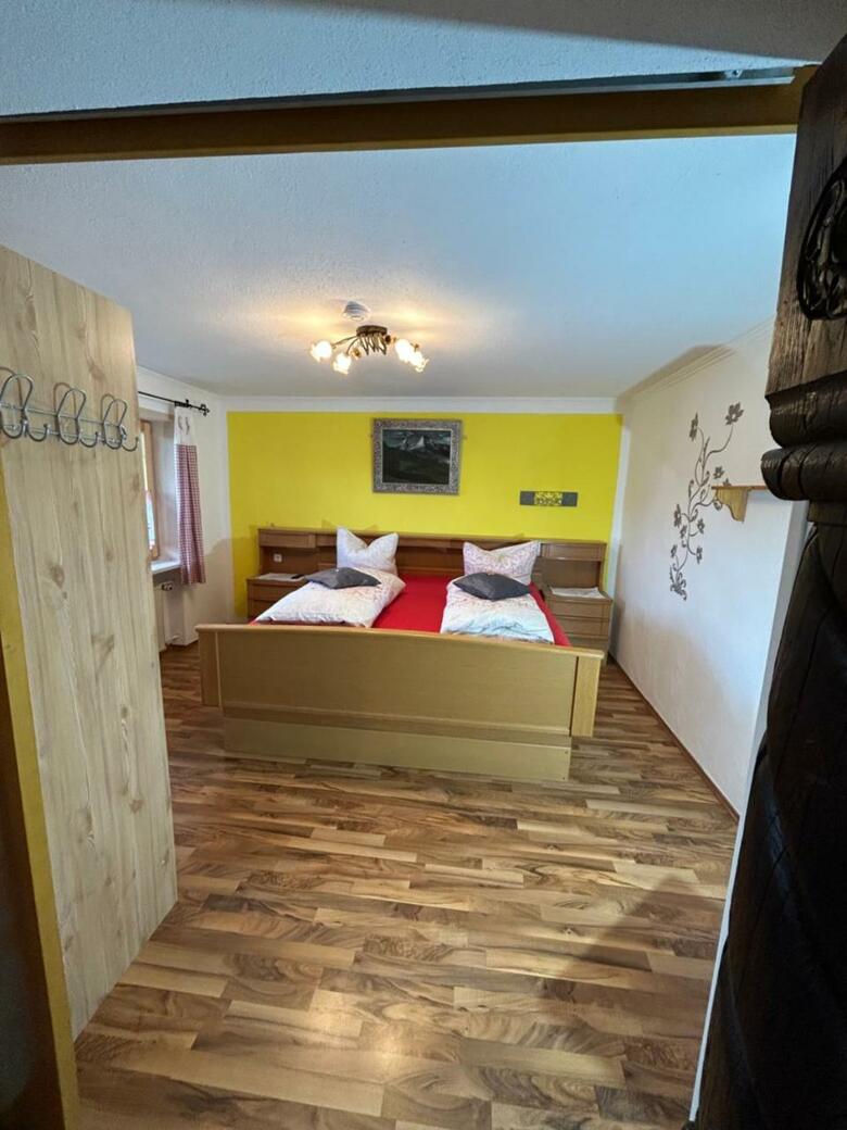 Hostal Hotel - Pension Alpenstern