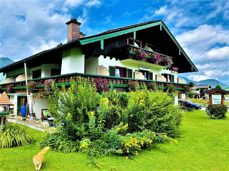 Hostal Hotel - Pension Alpenstern