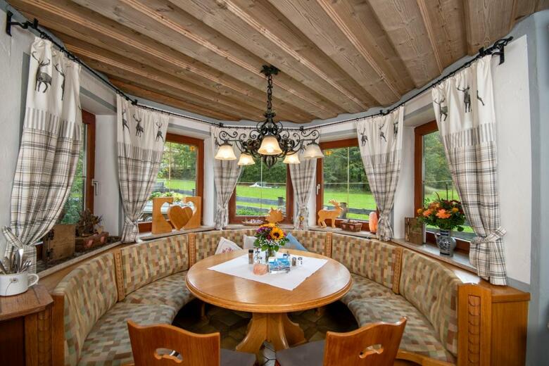 Hostal Hotel - Pension Alpenstern