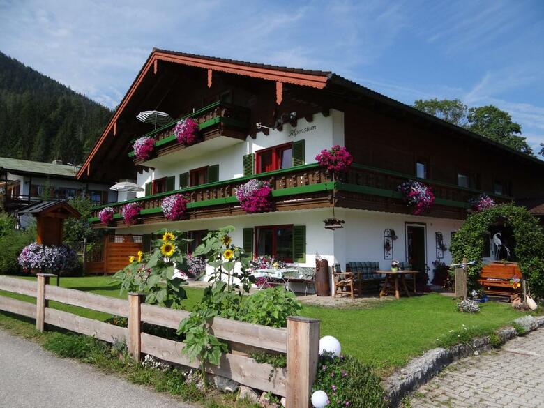 Hostal Hotel - Pension Alpenstern