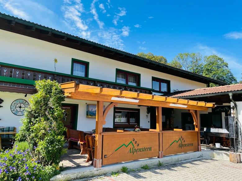 Hostal Hotel - Pension Alpenstern