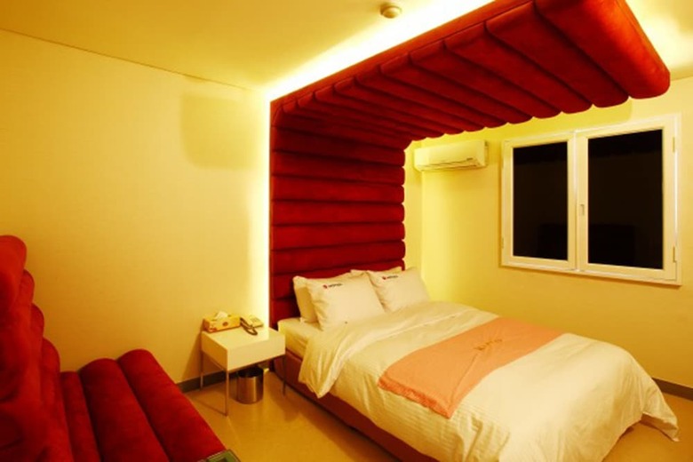 Q Hotel