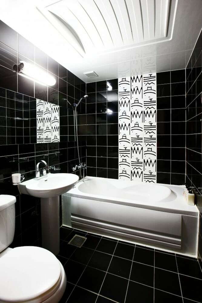 Q Hotel
