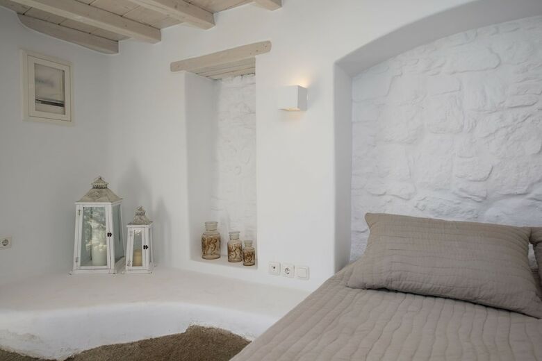 Villa Alessandra - Near Ornos Beach