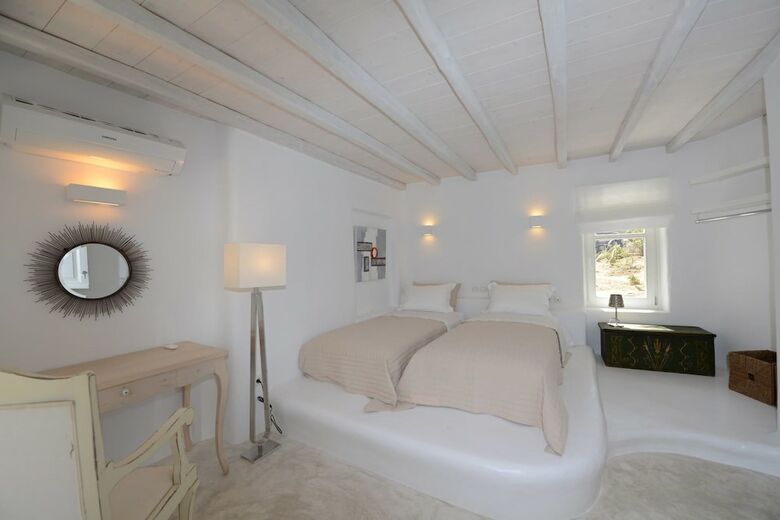 Villa Alessandra - Near Ornos Beach