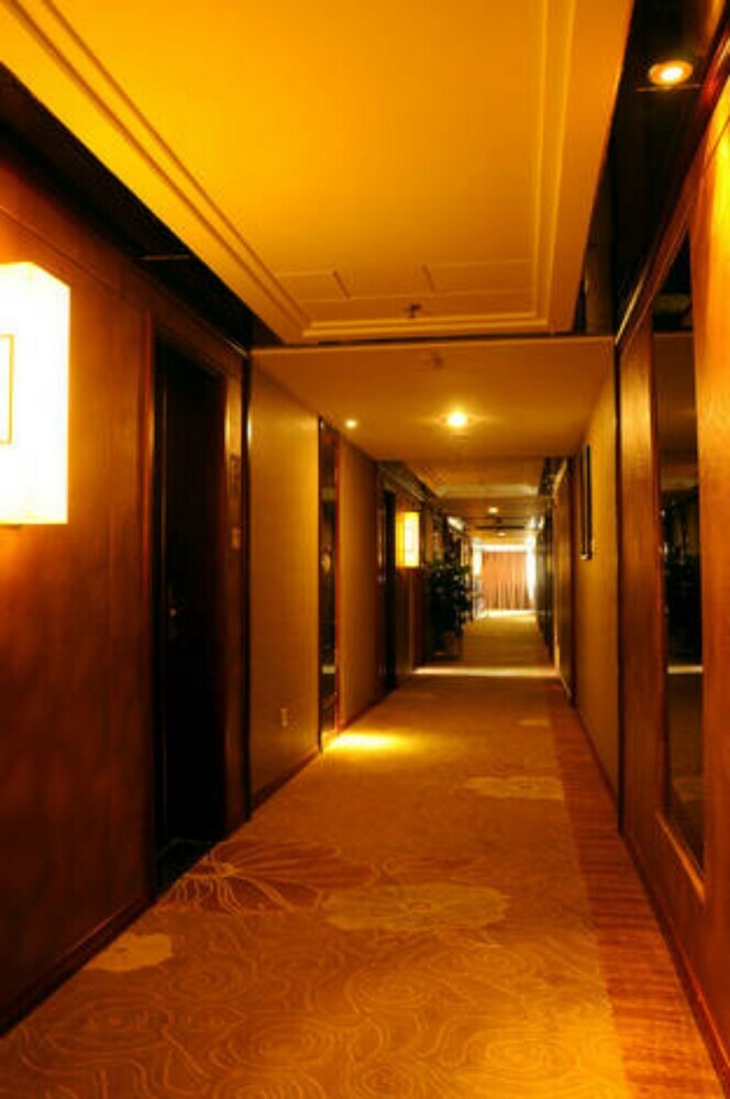Tuteng Impression Hotel Tiyuan Branch