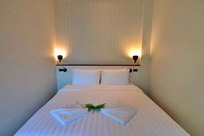 Hostal Lana Beds And Spaces - Hostel