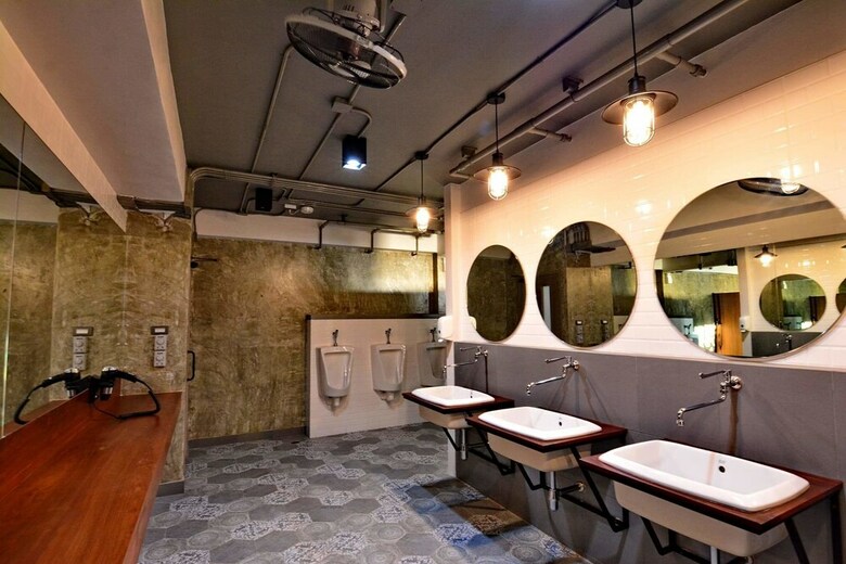 Hostal Lana Beds And Spaces - Hostel