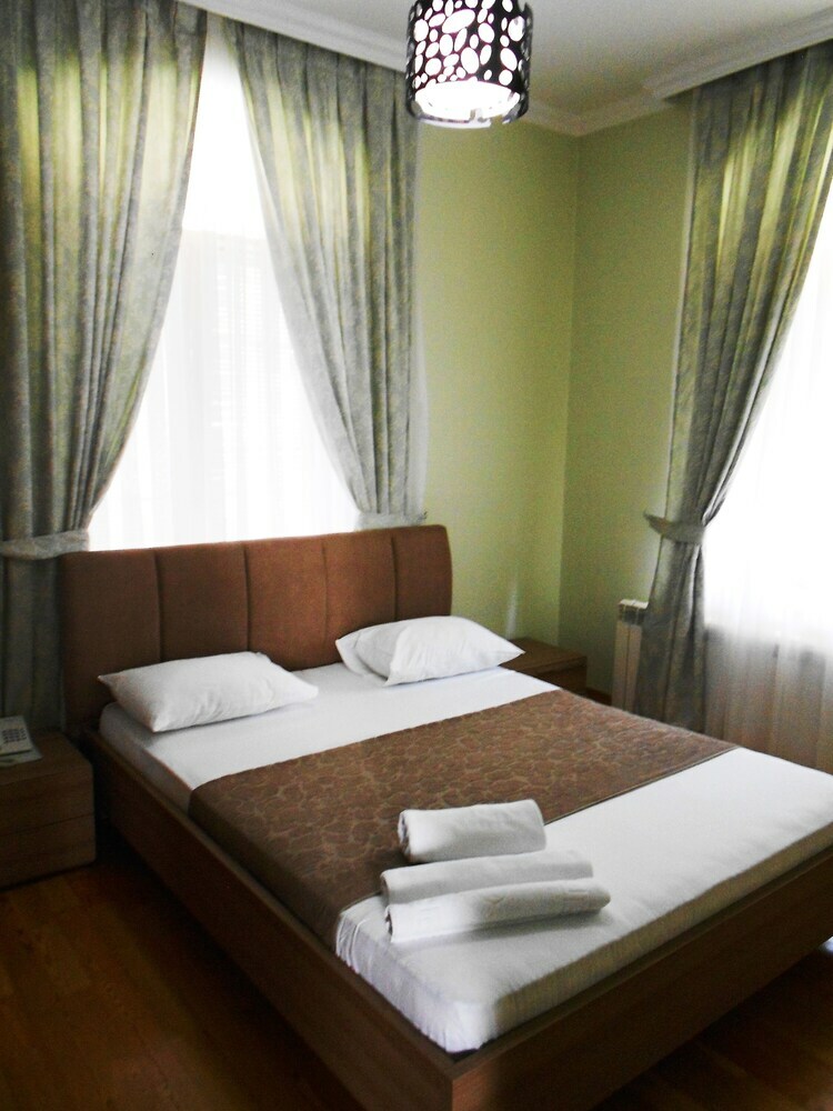 Aparthotel Sheki Park