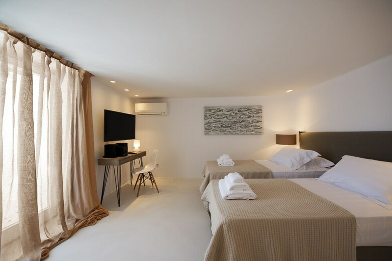 Villa Zircon