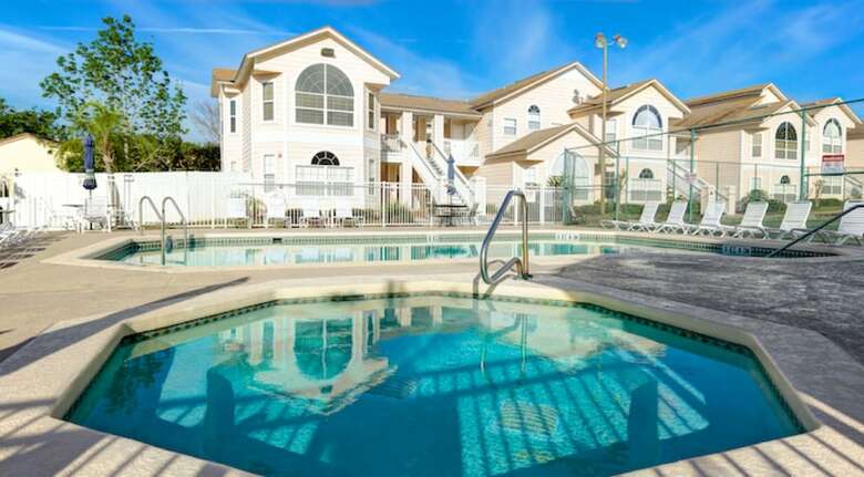 Villas At Island Club