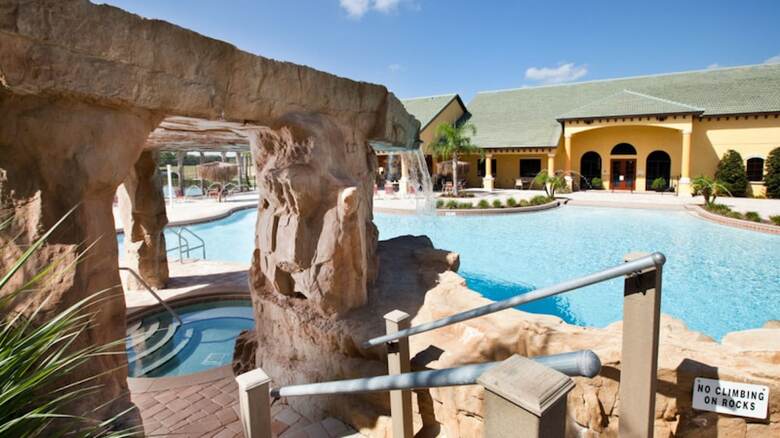 Paradise Palms Resort