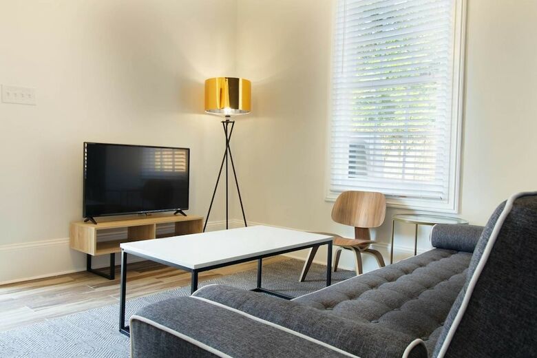 Gorgeous 4br/3.5ba In Historic Treme By Domio