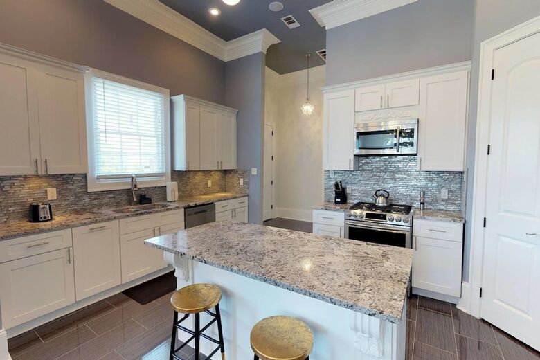Gorgeous 4br/3.5ba In Historic Treme By Domio