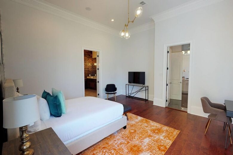 Gorgeous 4br/3.5ba In Historic Treme By Domio