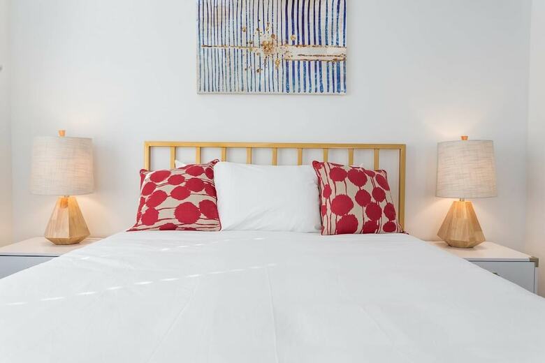 Apartamentos 8 Brs Comprised Of 4 2br Suites By Domio