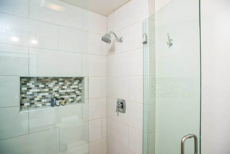 Modern 3br/3ba Pb Home W/ Rooftop By Domio