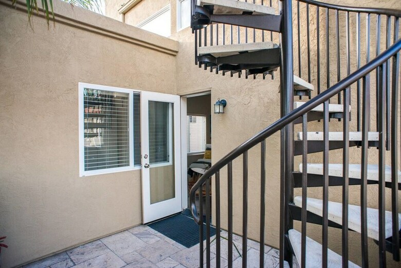 Modern 3br/3ba Pb Home W/ Rooftop By Domio