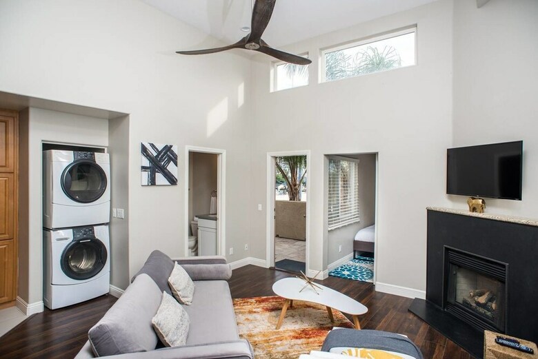 Modern 3br/3ba Pb Home W/ Rooftop By Domio