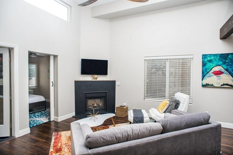 Modern 3br/3ba Pb Home W/ Rooftop By Domio