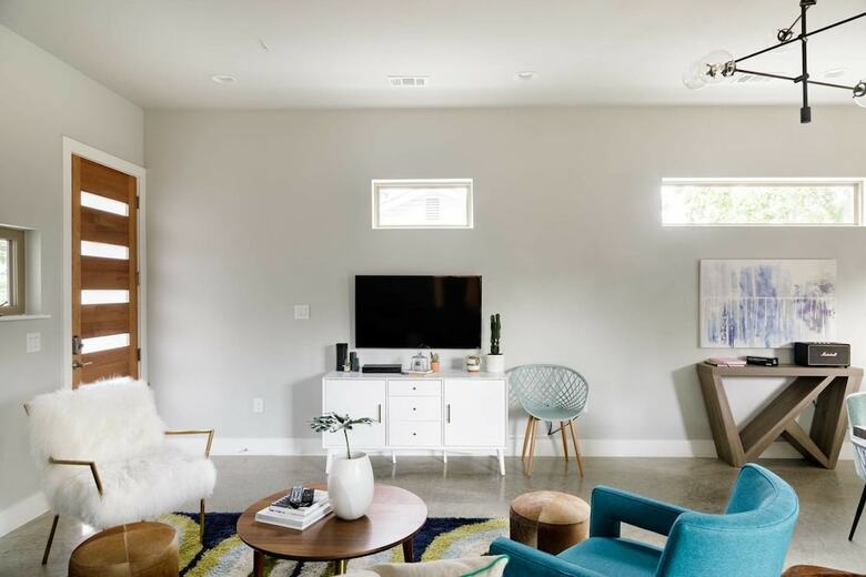 Enjoy A Curated Designer Home With Rooftop Deck