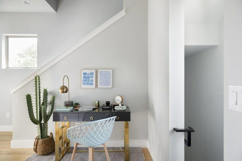 Enjoy A Curated Designer Home With Rooftop Deck