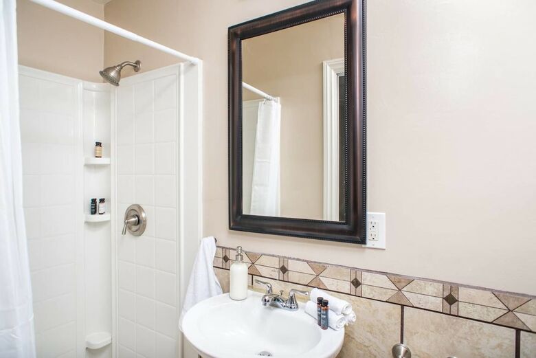 Charming 3br/2ba Craftsman Home By Domio