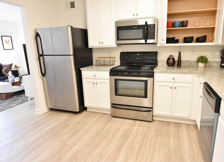 Apartamentos 8 Brs Comprised Of 4 Separate 2br Suites By Domio