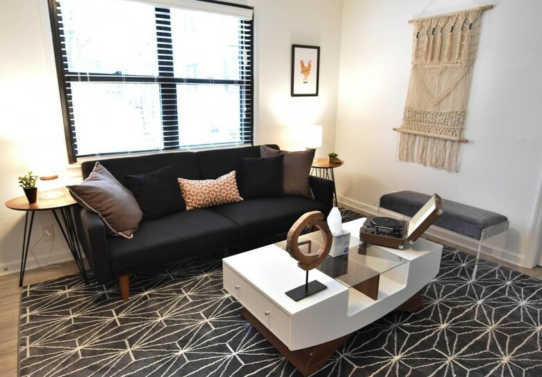 Apartamentos 8 Brs Comprised Of 4 Separate 2br Suites By Domio
