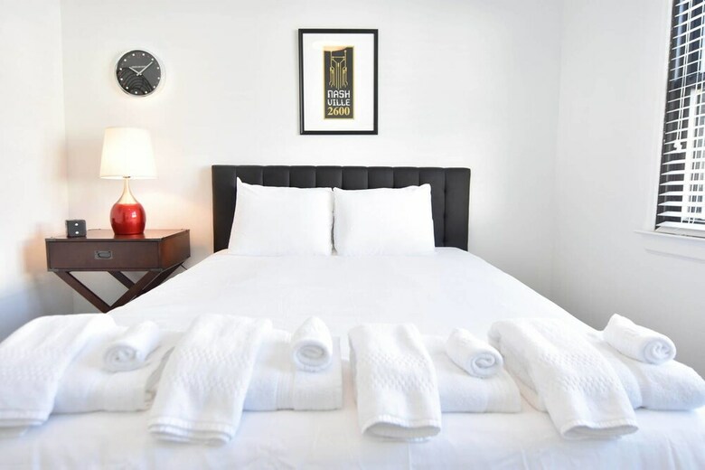 Apartamentos 6 Brs Comprised Of 3 2br Suites By Domio