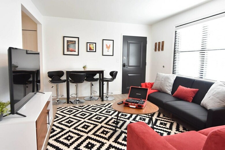 Apartamentos 6 Brs Comprised Of 3 2br Suites By Domio