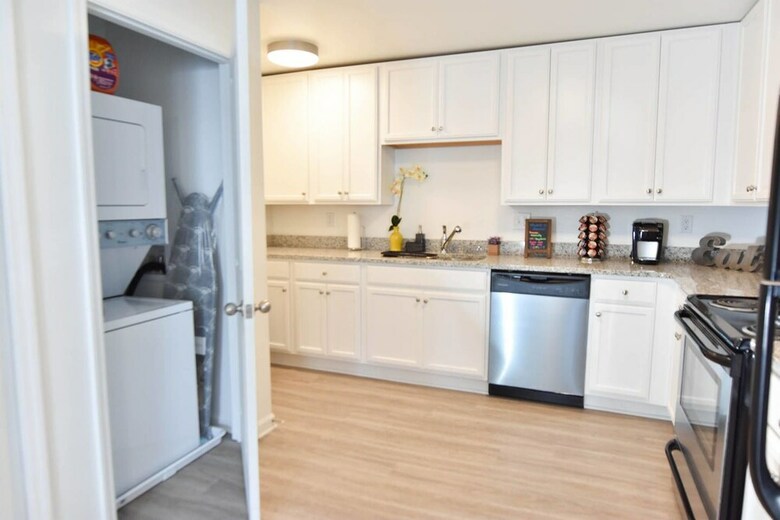 Apartamentos 6 Brs Comprised Of 3 2br Suites By Domio