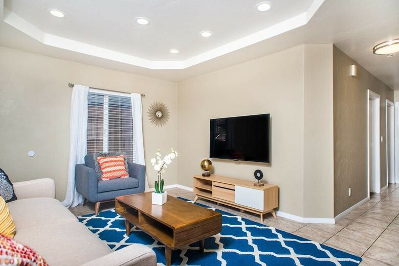 Wonderful 3br/2ba Home In Mission Beach By Domio