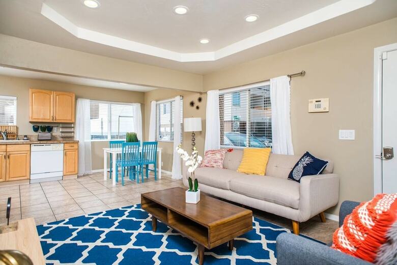 Wonderful 3br/2ba Home In Mission Beach By Domio