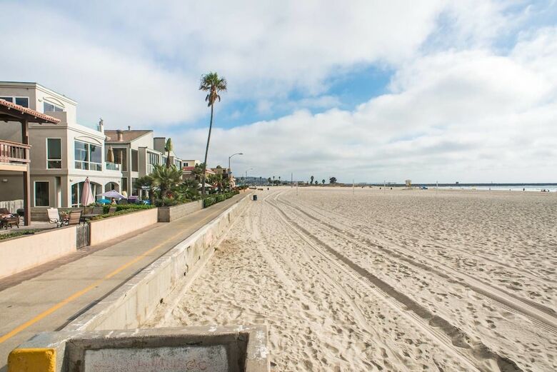 Wonderful 3br/2ba Home In Mission Beach By Domio