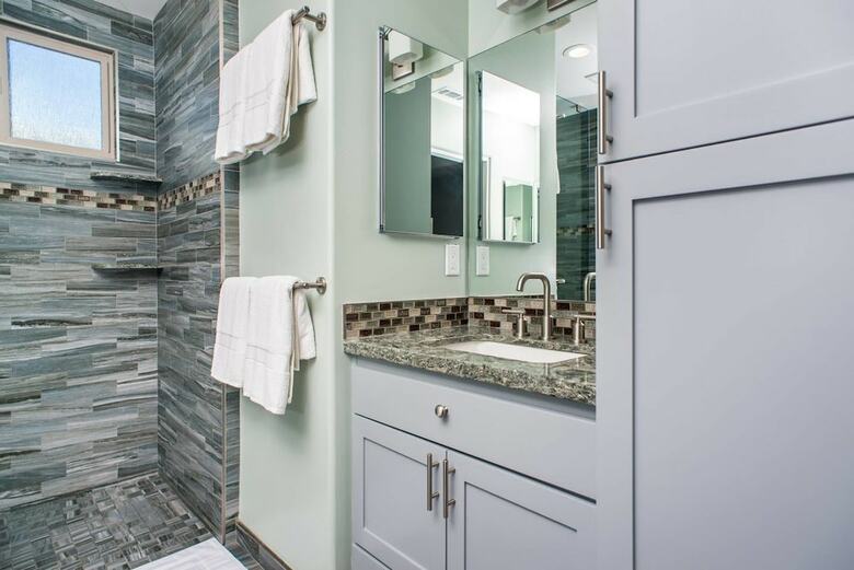 Modern 3br Sd Home Steps To Pb By Domio