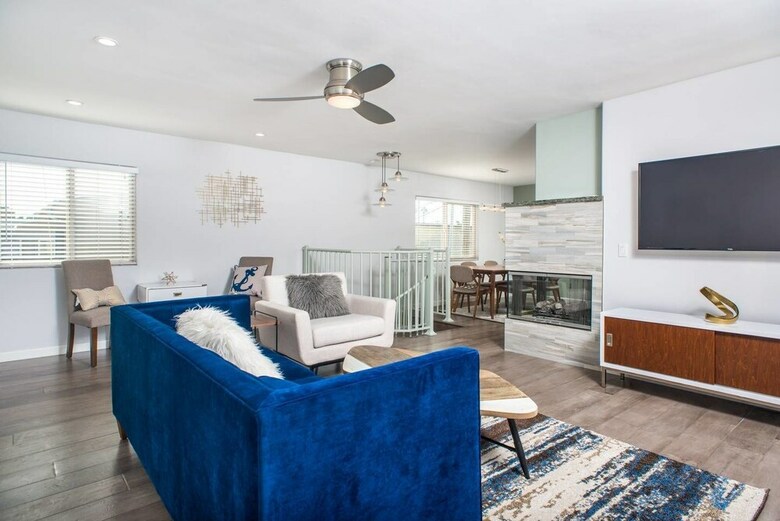 Modern 3br Sd Home Steps To Pb By Domio