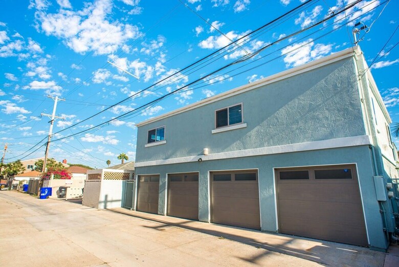 Modern 3br Sd Home Steps To Pb By Domio