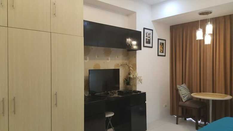 Twin Oaks Place Units