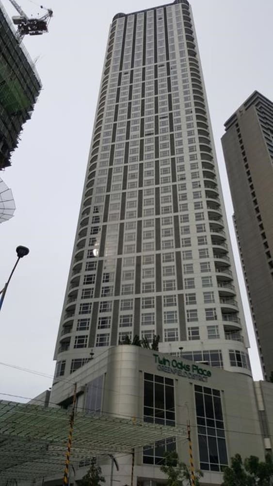 Twin Oaks Place Units