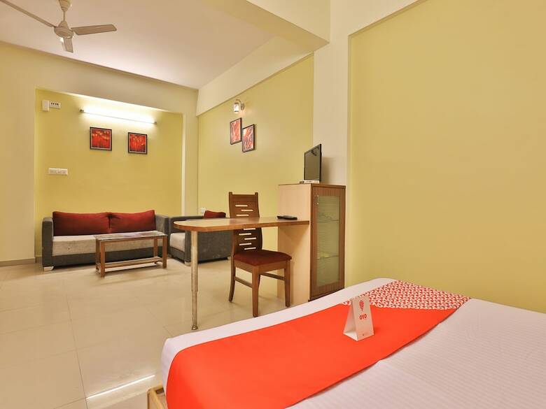 Apartamentos Oyo 11718 Hotel Shivarth