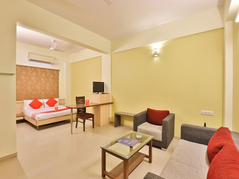 Apartamentos Oyo 11718 Hotel Shivarth