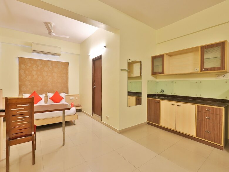 Apartamentos Oyo 11718 Hotel Shivarth