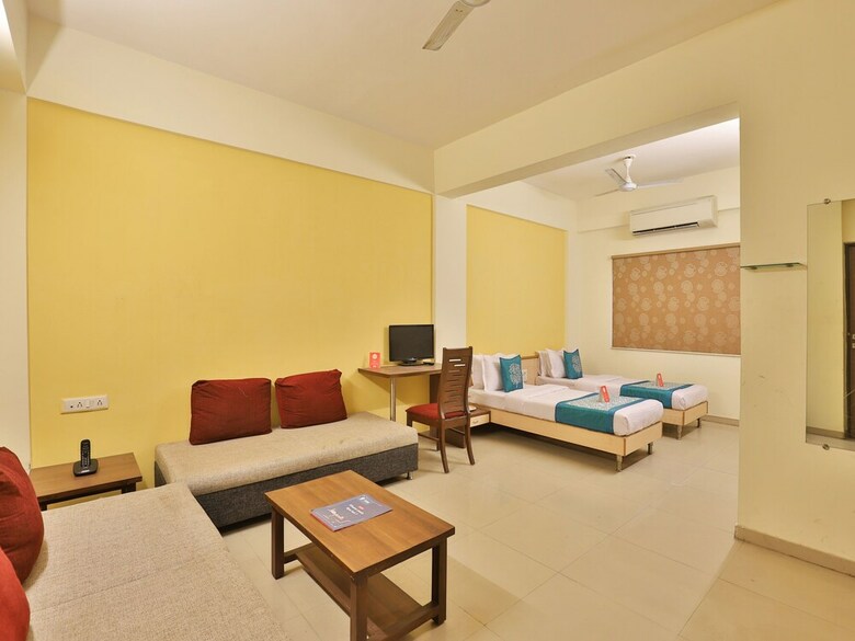 Apartamentos Oyo 11718 Hotel Shivarth